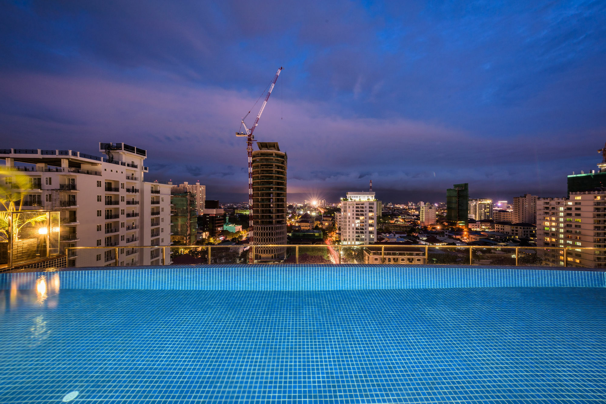 Mansion 51 Hotel & Apartment Phnom Penh Eksteriør bilde